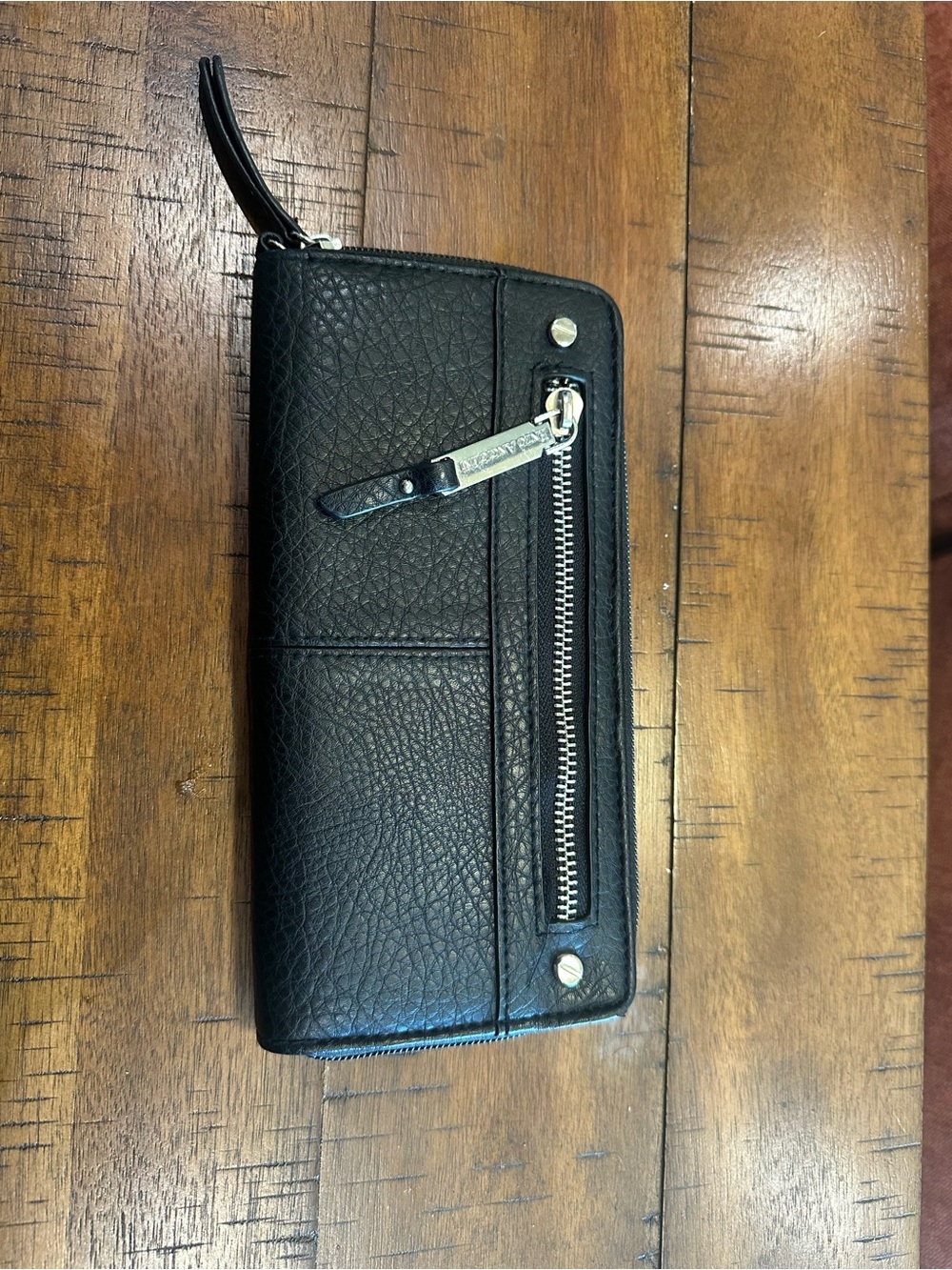 Enzo Angiolini Black Leather Zip Wallet